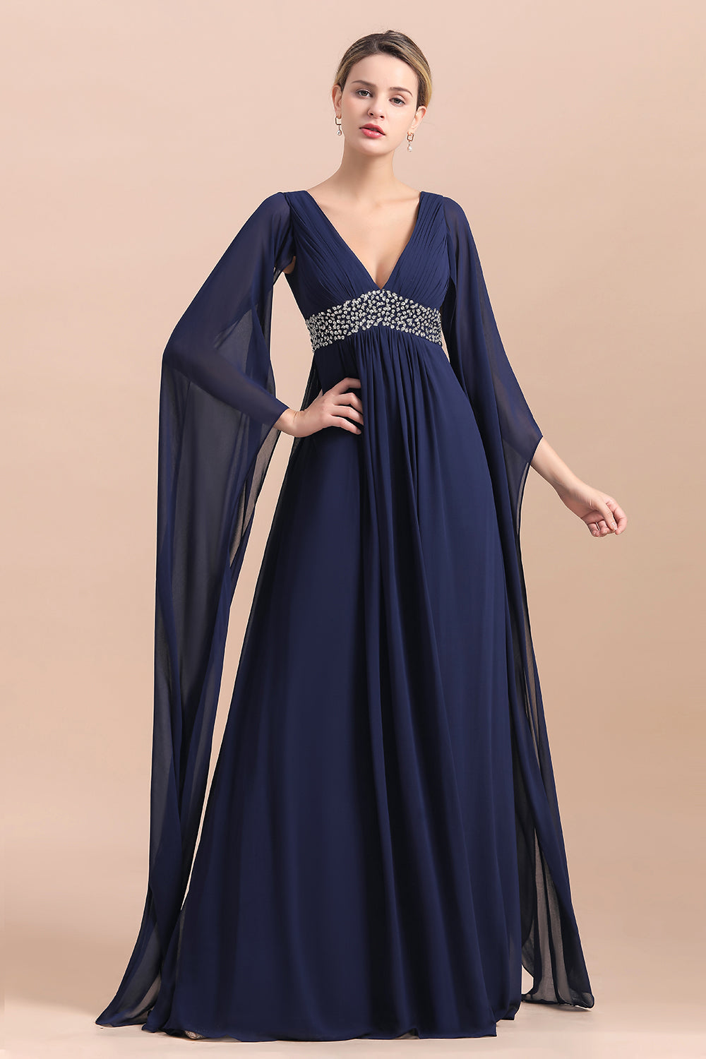 Suchen Sie Elegante Brautmutterkleider Dunkel Blau online bei babyonlinedress.de. Hochzeitspartykleider Brautmutter für Sie zur Hochzeit gehen.