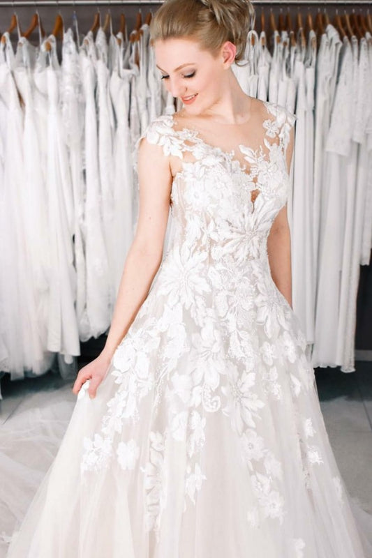 Bodenlanges Bateau-Brautkleid aus Tüll in A-Linie mit Applikationen, Spitze und Perlen