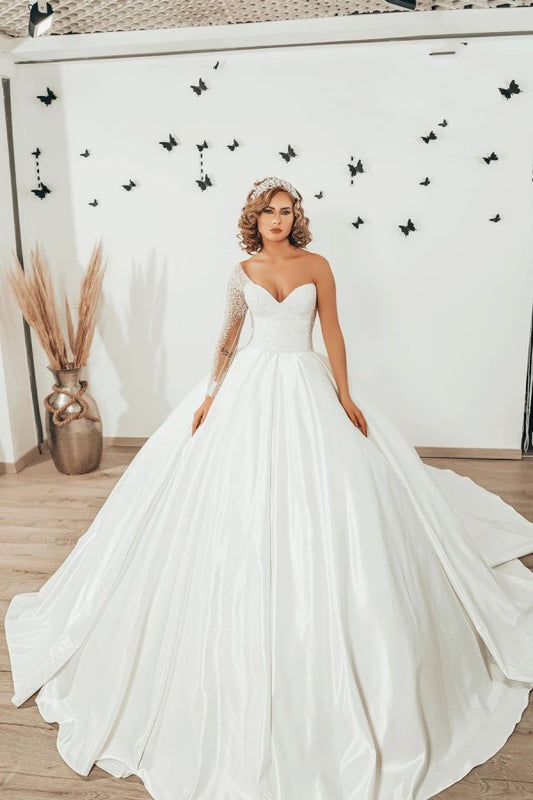 Ballkleid-Hochzeitskleid mit herzförmigen Rüschen und langen Ärmeln mit Perlen