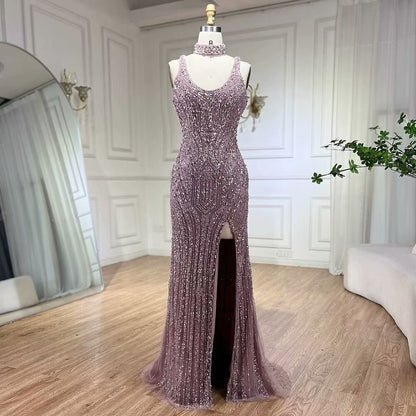 Elegantes, quadratisches, mit Perlen besticktes, formelles Illusions-Abendkleid mit Schlitz