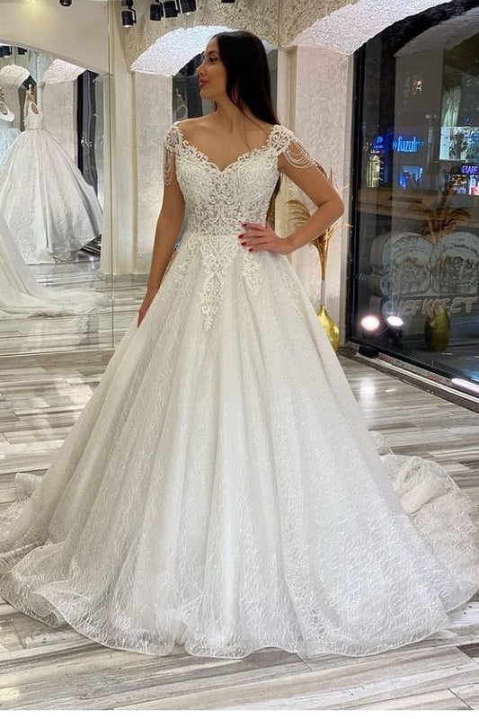 A-Linie, herzförmiges, rückenfreies Brautkleid mit Pailletten und Spitzenapplikationen
