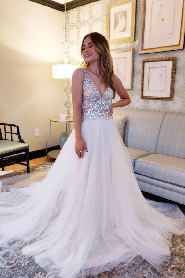A-Linie, ärmelloses Tüll-Brautkleid mit V-Ausschnitt und offenem Rücken
