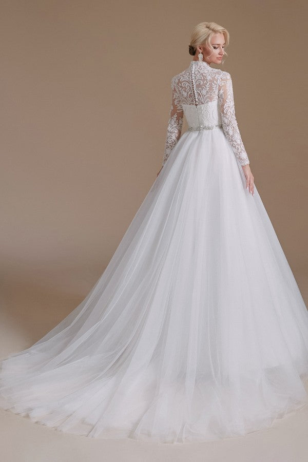 Schlichtes Brautkleid in A-Linie mit Stehkragen und langen Ärmeln aus Tüll