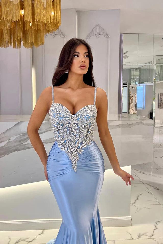 Babyblaues, langes, herzförmiges, ärmelloses Ballkleid im Meerjungfrau-Stil mit Perlen