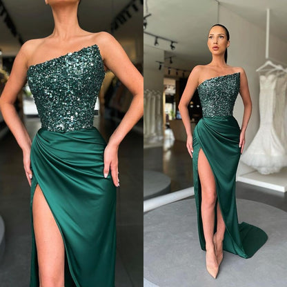 Dunkelgrünes Pailletten-Abschlussballkleid mit Schlitz
