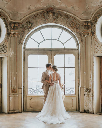Langes Boho-Hochzeitskleid aus Tüll in A-Linie mit Spitzenapplikationen