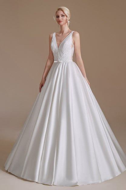 Langes Satin-Brautkleid in A-Linie mit V-Ausschnitt und Spitzenapplikationen