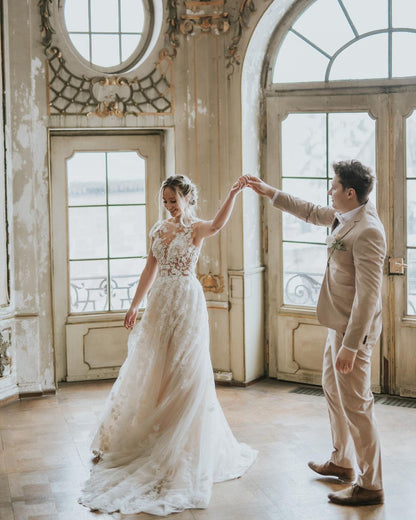 Langes Boho-Hochzeitskleid aus Tüll in A-Linie mit Spitzenapplikationen