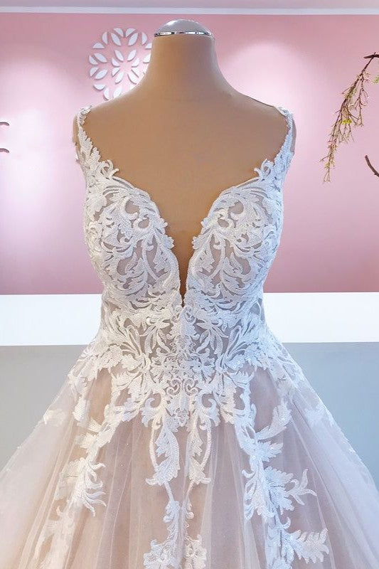 Elegantes, herzförmiges, rückenfreies A-Linie-Brautkleid mit Rüschen und Applikationen aus Spitzentüll
