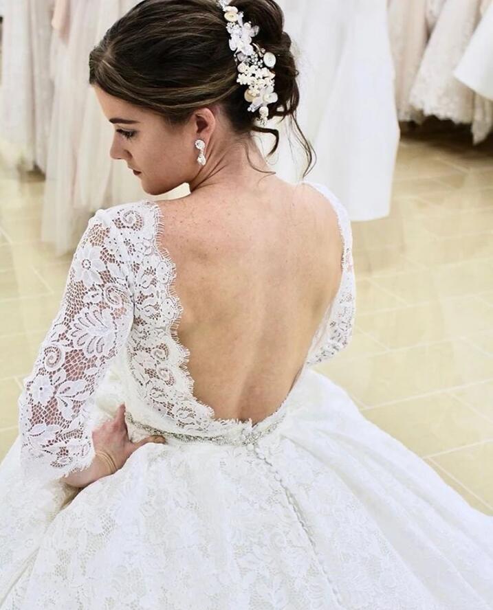 A-Linie, rückenfreies, langes Brautkleid mit Spitze und Ärmeln