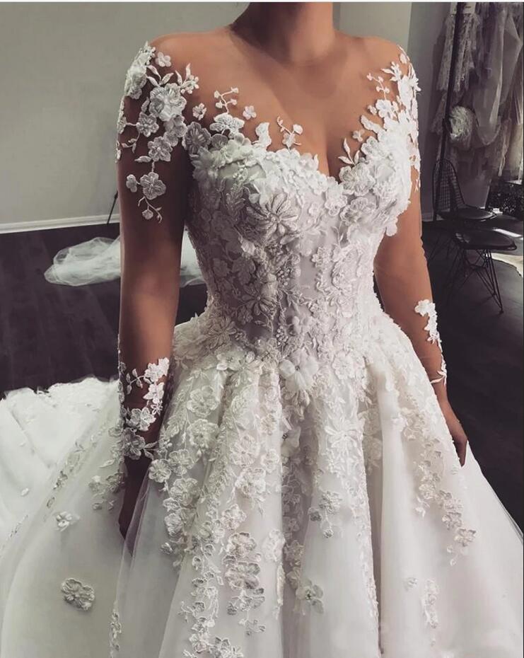 Bateau-Brautkleid in A-Linie mit langen Ärmeln und Spitzenapplikationen