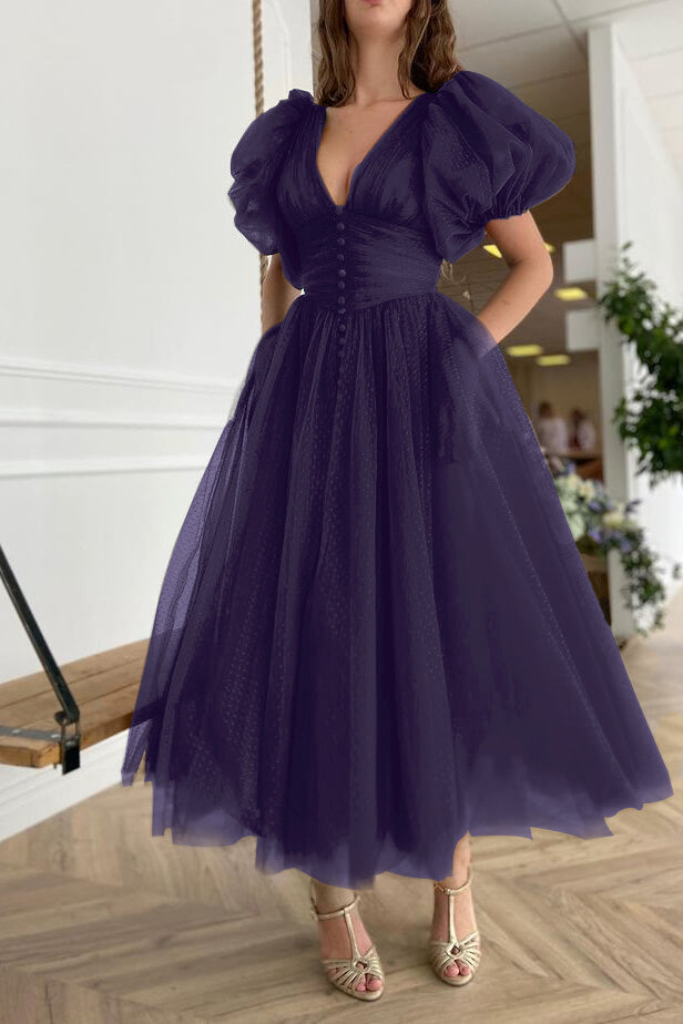Dunkelgrünes Tüll-Abendkleid mit V-Ausschnitt, A-Linie, kurze Ärmel, gerüscht