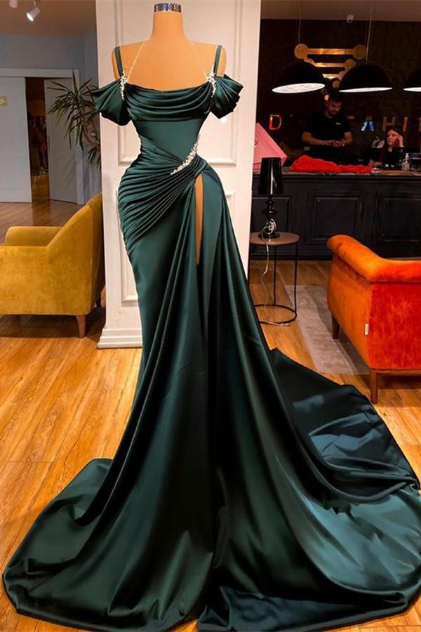 Dunkelgrünes, schulterfreies Ballkleid mit langem Schlitz