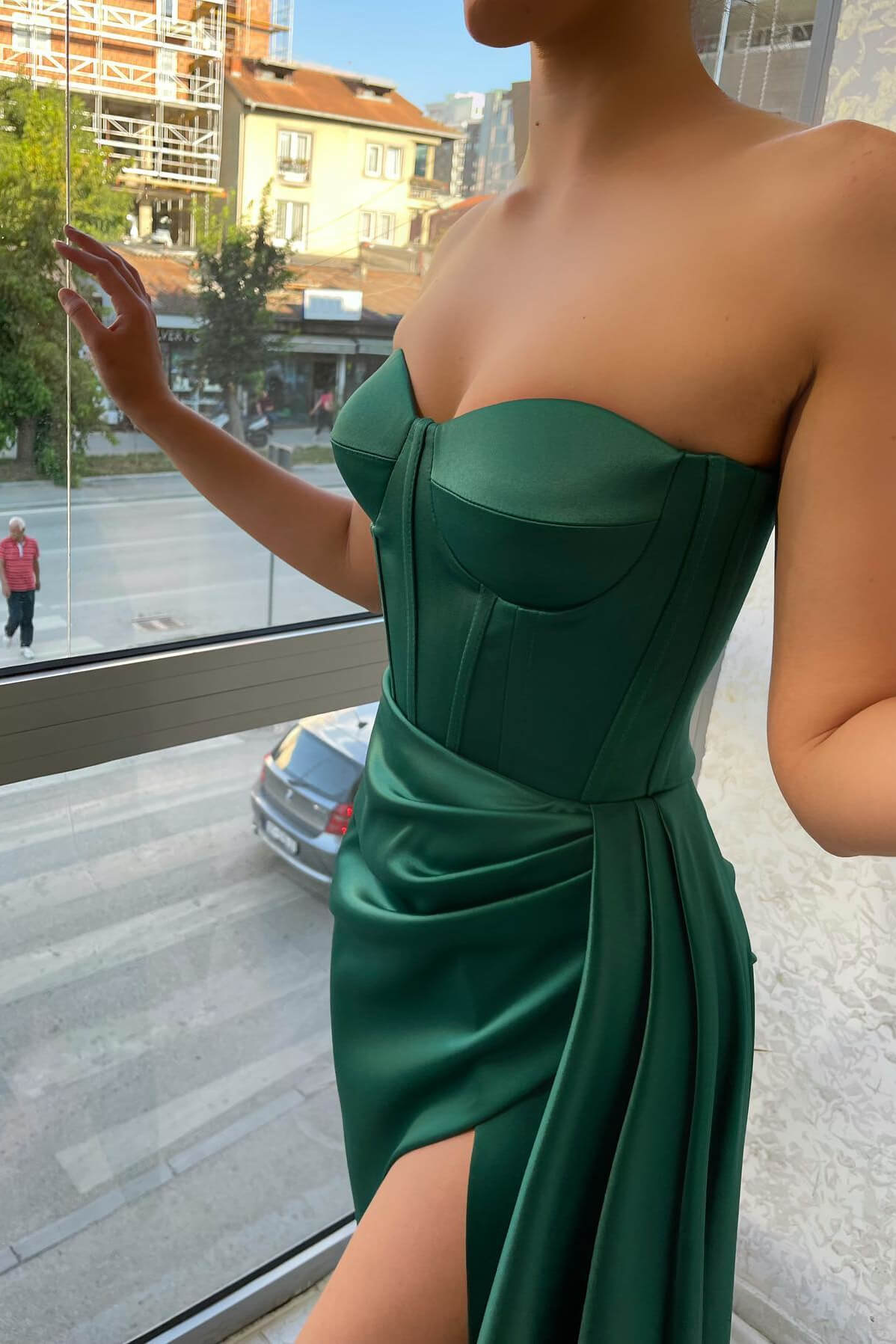 Erstaunliches smaragdgrünes herzförmiges langes Meerjungfrau-Abschlussballkleid mit Schlitz