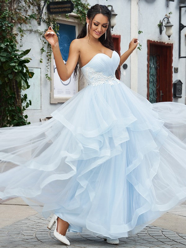 Babyblaues Tüll-Abschlussballkleid lang mit Applikation