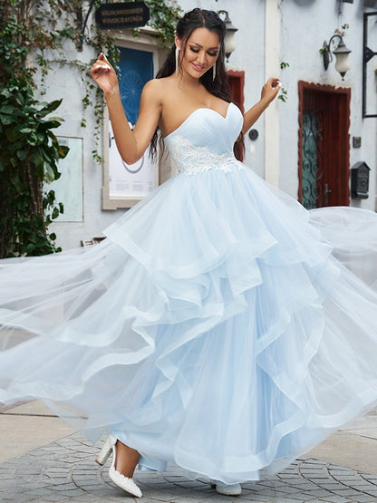 Babyblaues Tüll-Abschlussballkleid lang mit Applikation