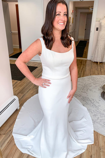 Brautkleid im Meerjungfrau-Stil aus Satin mit Spaghettiträgern und offenem Rücken