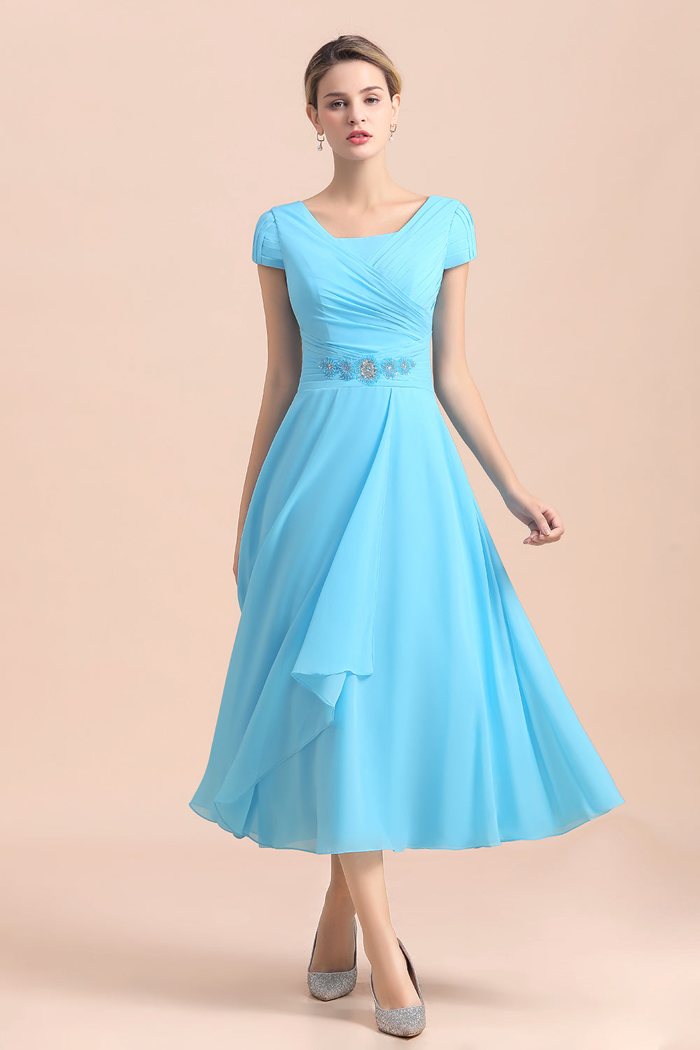 Finden Sie Günstige Brautmutterkleider Kurz Blau online bei babyonlinedress.de. Chiffon Kleider Günstig für Brautmutter online bestellen.