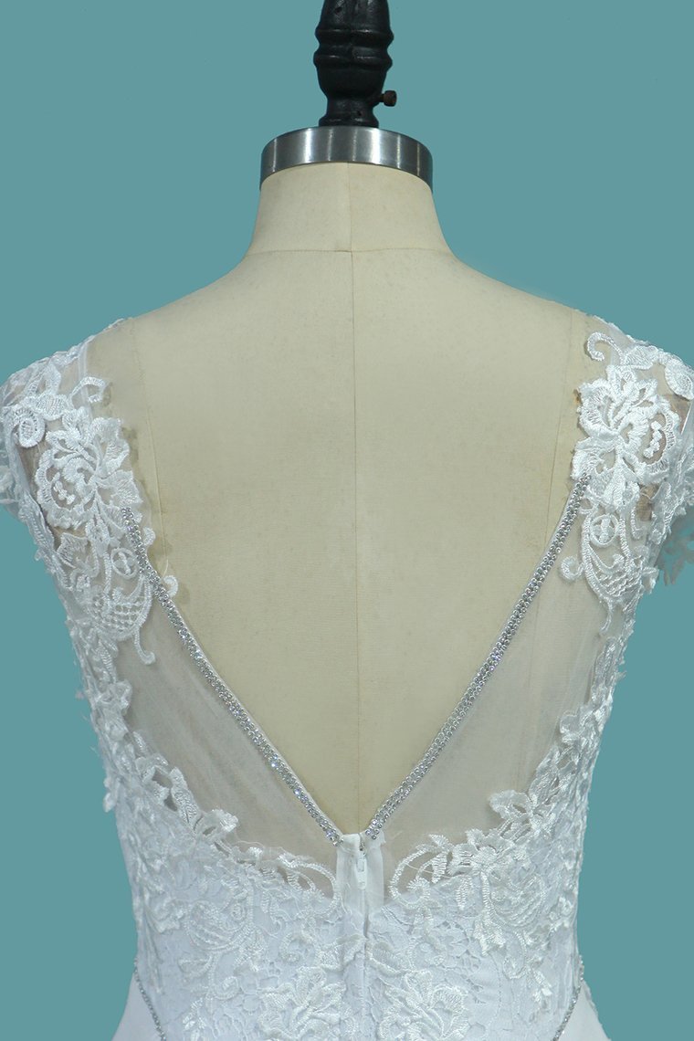Bateau-Brautkleid im Meerjungfrau-Stil mit Perlen und Spitzenapplikationen