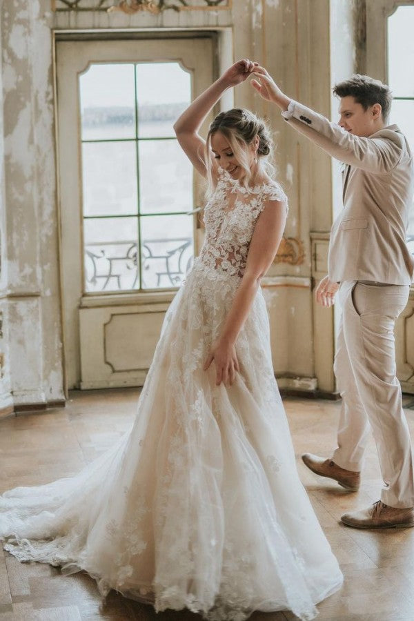 Langes Boho-Hochzeitskleid aus Tüll in A-Linie mit Spitzenapplikationen