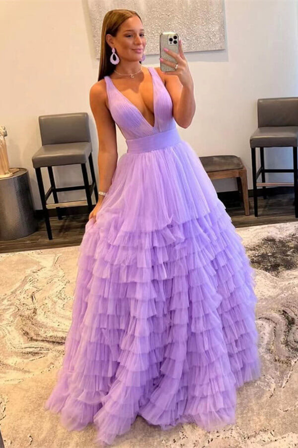 Elegantes, ärmelloses Abendkleid in Lila mit V-Ausschnitt und Tüllschichten online