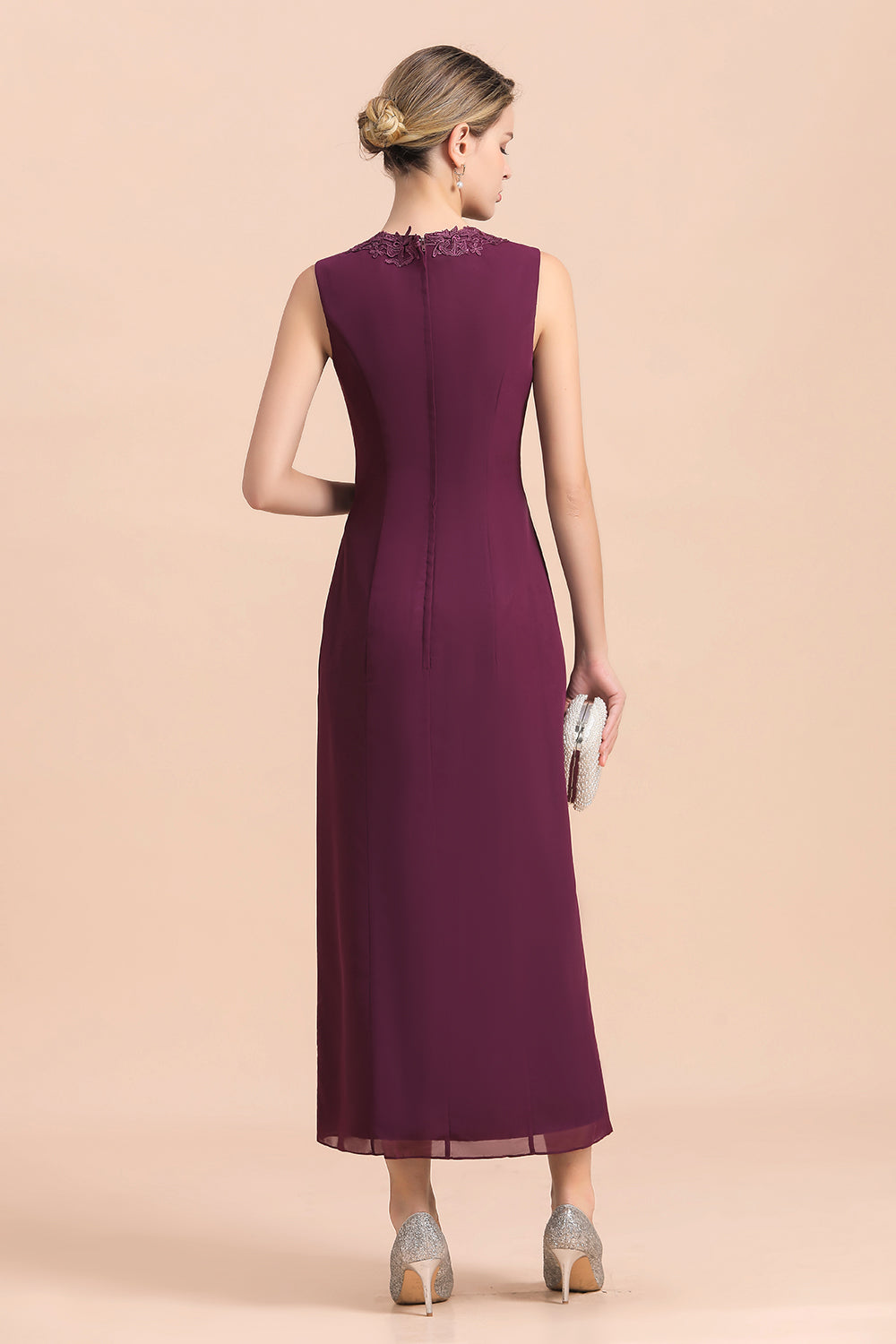 Kaufen Sie online bei babyonlinedress.de Kurze Brautmutterkleider Mit Bolero. Chiffon Kleider Für Brautmutter mit hocher Qualität bekommen.