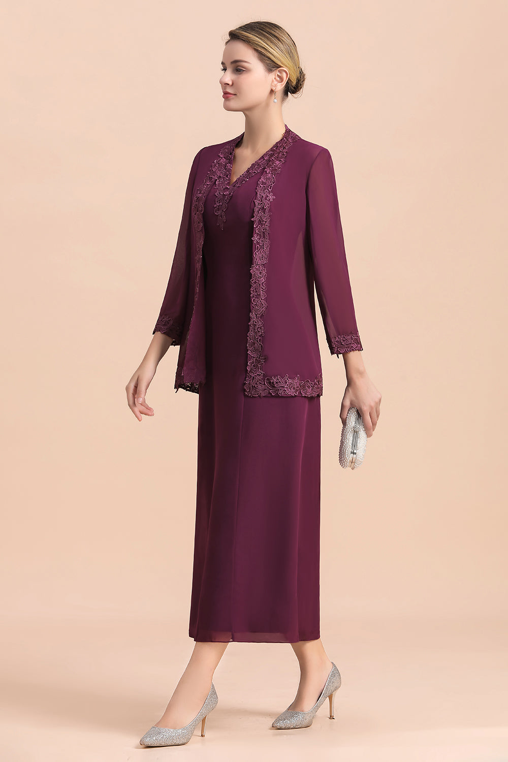 Kaufen Sie online bei babyonlinedress.de Kurze Brautmutterkleider Mit Bolero. Chiffon Kleider Für Brautmutter mit hocher Qualität bekommen.