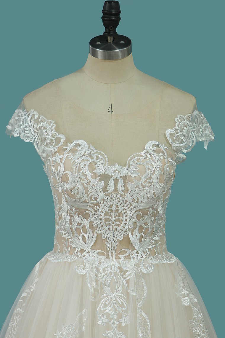 Bateau-Brautkleid in A-Linie, bodenlang, mit Rüschen, Tüll-Applikationen und Spitze