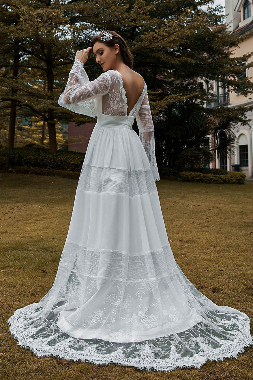 Langärmliges Boho-Hochzeitskleid aus Spitze