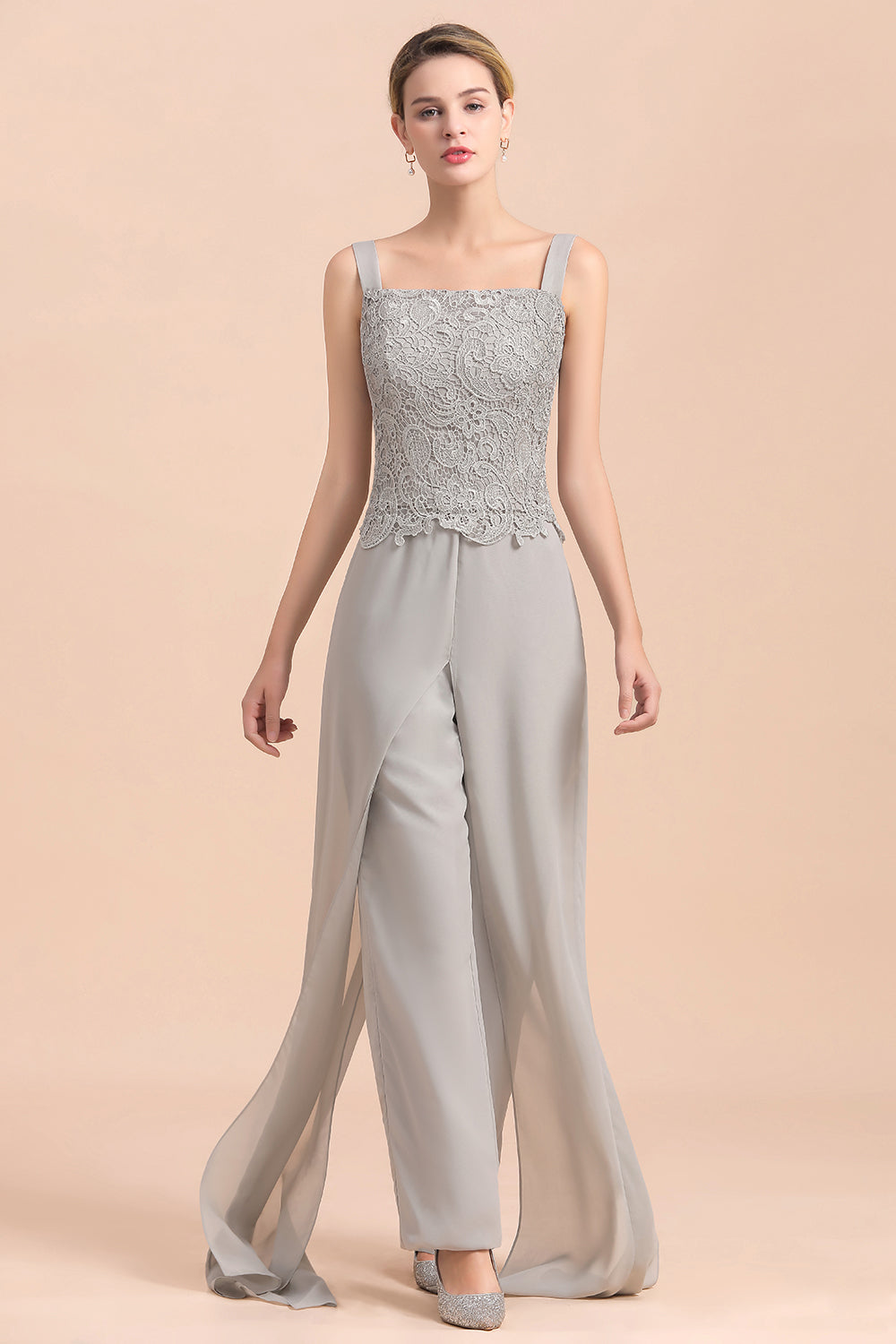 Bestellen Sie Silber Brautmutterkleider Jumpsuit online bei babyonlinedress.de. Chiffon Brautmutterkleid 3 Teillig für Sie zur Hochzeit gehen.