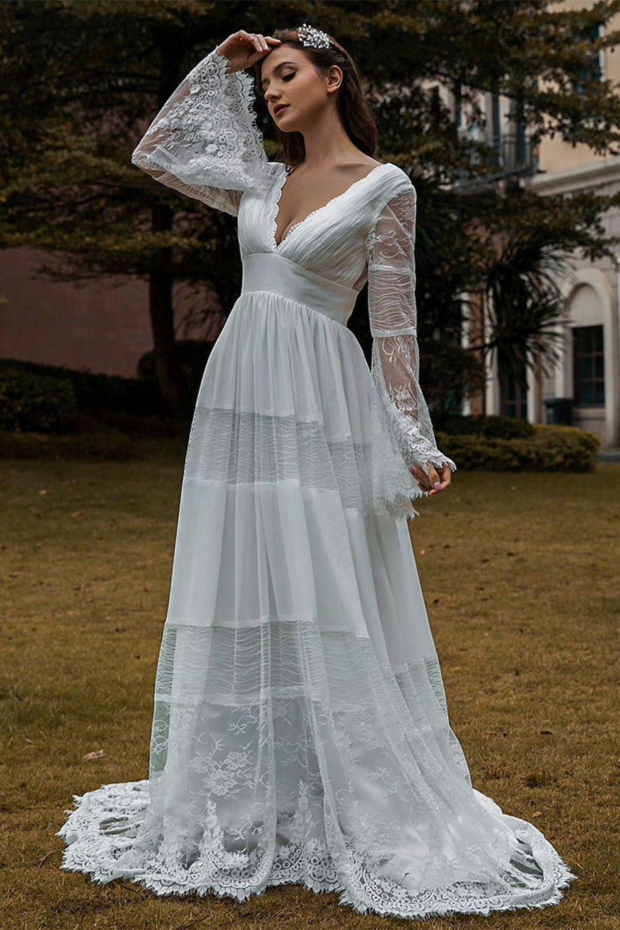 Langärmliges Boho-Hochzeitskleid aus Spitze