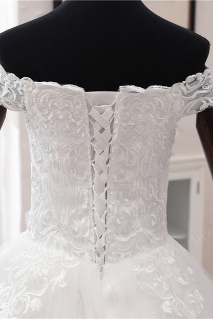 Ballkleid, schulterfreies, langes Brautkleid aus Tüll mit Spitzenapplikationen