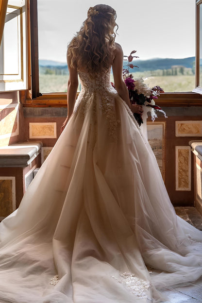 Romantisches Brautkleid aus Tüll Hochzeitskleider mit Spitze
