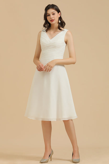 Babyonlinedress.de bietet Große Ausschwal von Schlichtes Brautjungfernkleider Weiß online. Kurze Kleider Für Brautjungfern mit hocher Qualität bekommen.