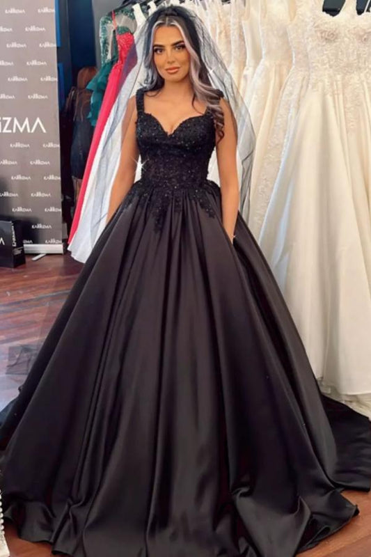 Schwarzes, herzförmiges Ballkleid-Brautkleid mit breiten Trägern und Rüschen