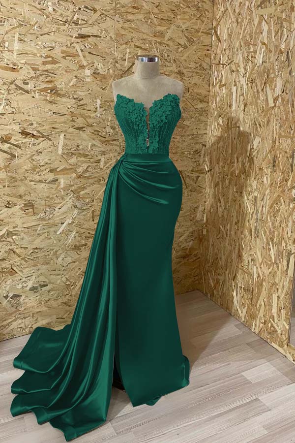 Ärmelloses Meerjungfrau-Abschlussballkleid mit Schlitz und Applikationen