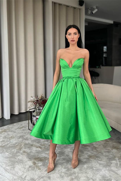 Grünes herzförmiges kurzes Abendkleid in A-Linie mit Taschen