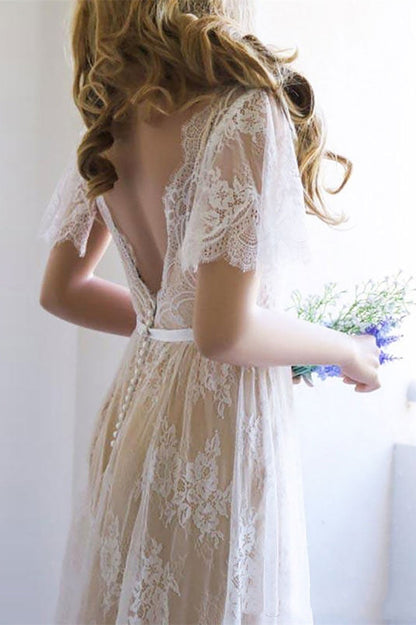 Kurzärmliges Spitzen-Boho-Hochzeitskleid