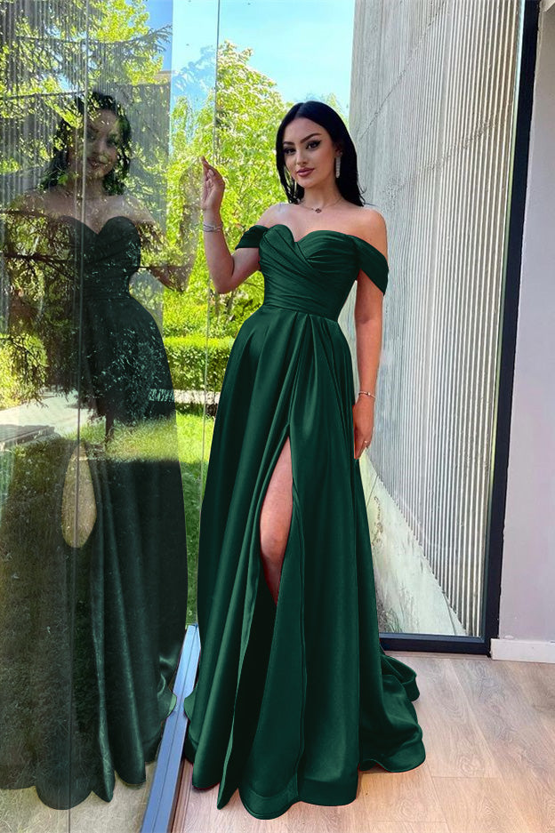 Herrliches, schulterfreies Abendkleid in Altrosa mit Schlitz vorne und Herzausschnitt