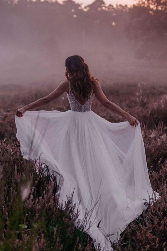 Ärmelloses Brautkleid aus Tüll mit V-Ausschnitt und Pailletten