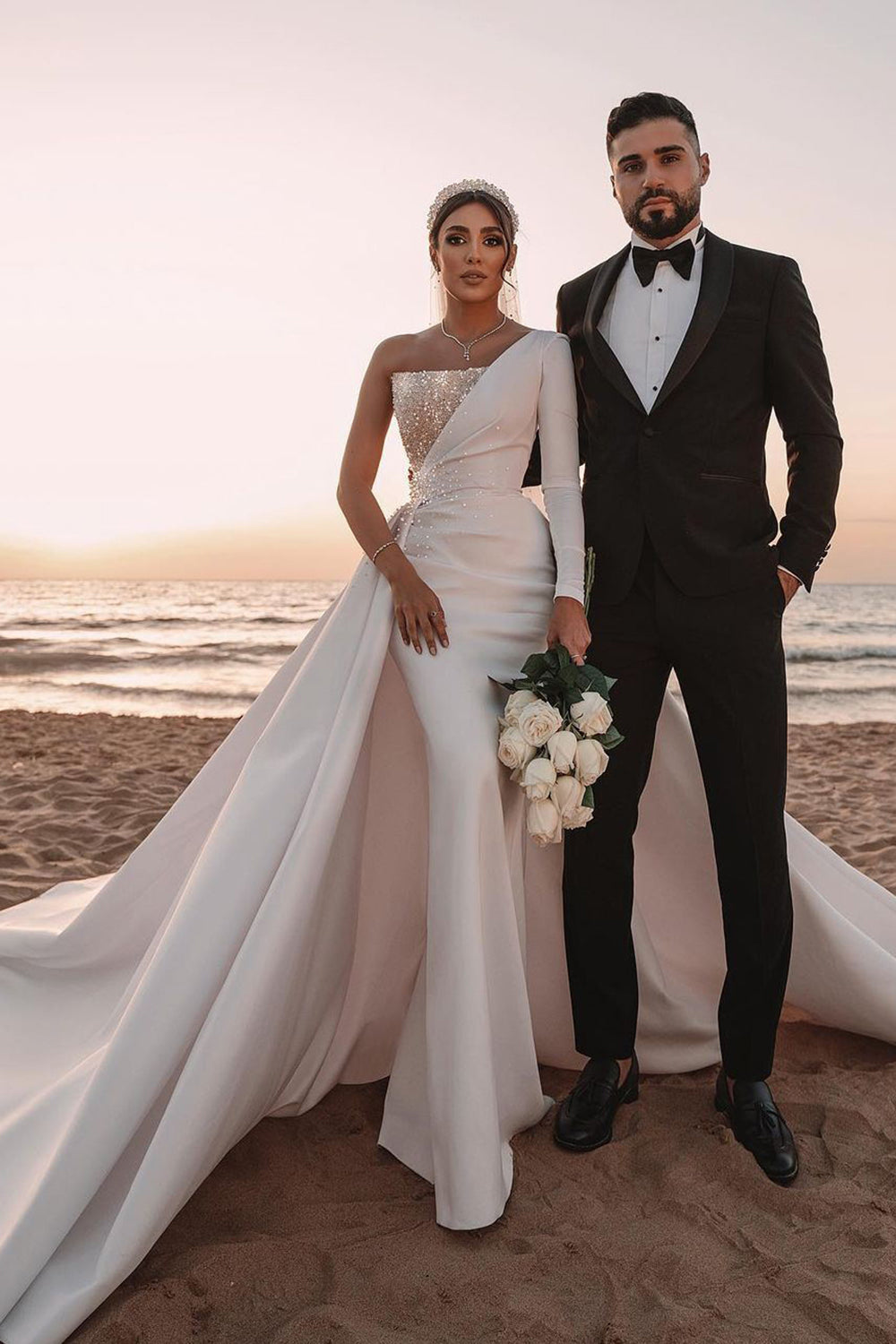 Bezauberndes, schulterfreies, langes Brautkleid in A-Linie