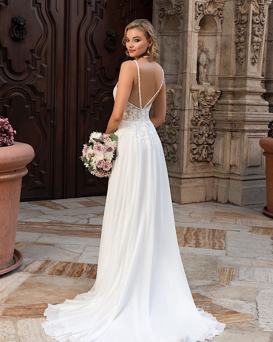 Langes A-Linien-Brautkleid mit geteiltem V-Ausschnitt, Chiffon und Spitze