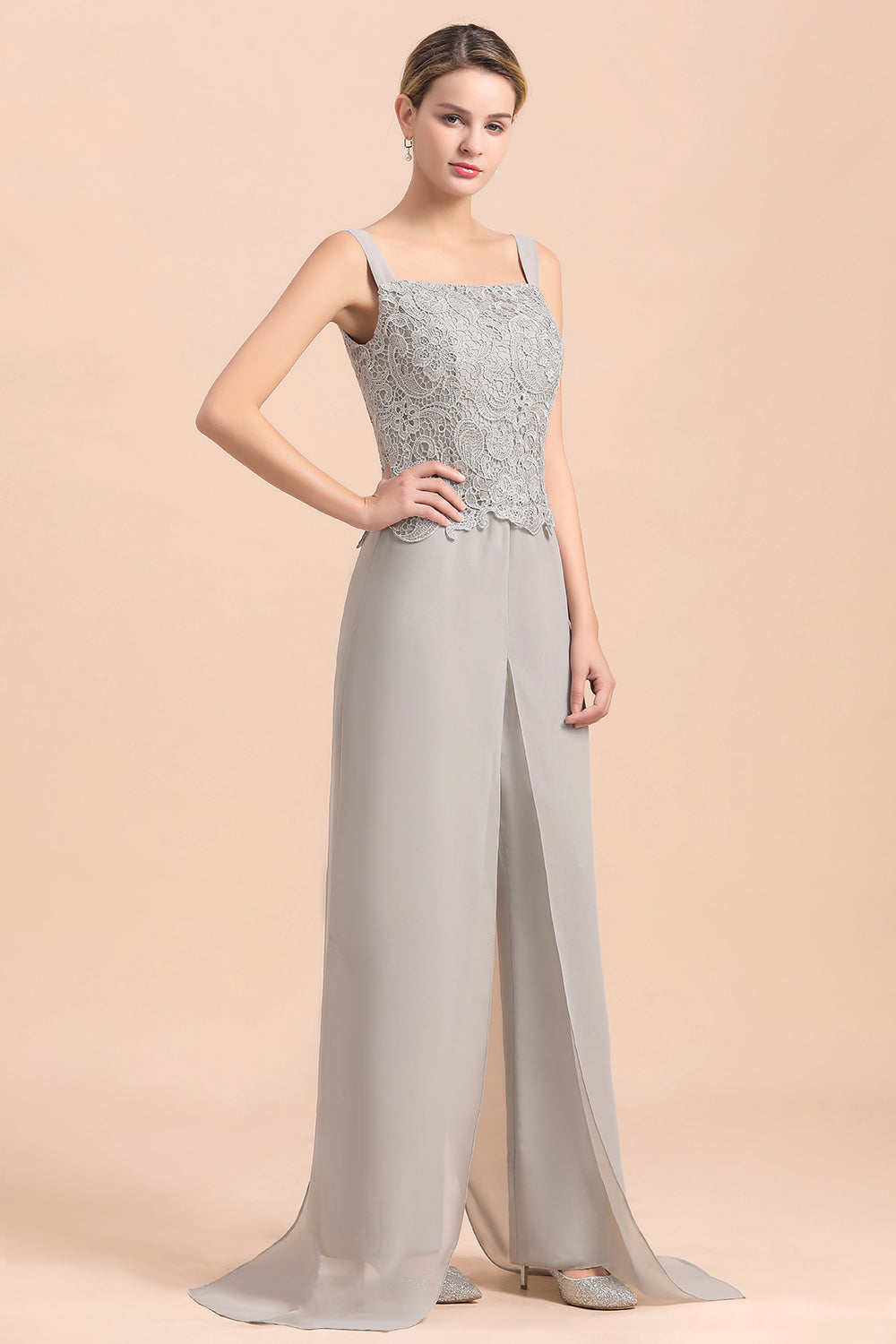 Bestellen Sie Silber Brautmutterkleider Jumpsuit online bei babyonlinedress.de. Chiffon Brautmutterkleid 3 Teillig für Sie zur Hochzeit gehen.