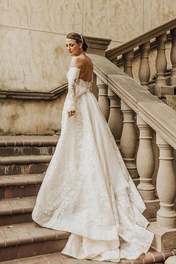 Schulterfreies Brautkleid in A-Linie mit langen Ärmeln und Schleifenspitze