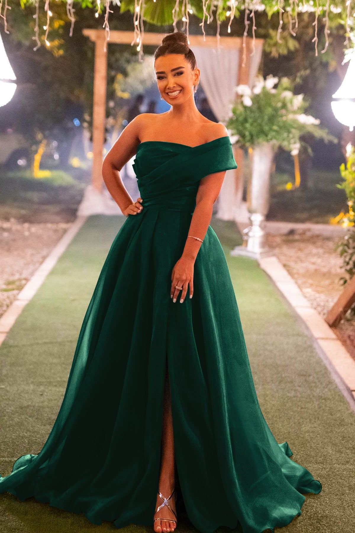 Dunkelgrünes trägerloses One-Shoulder-Meerjungfrauen-Abendkleid mit Schlitz vorne und Schleife