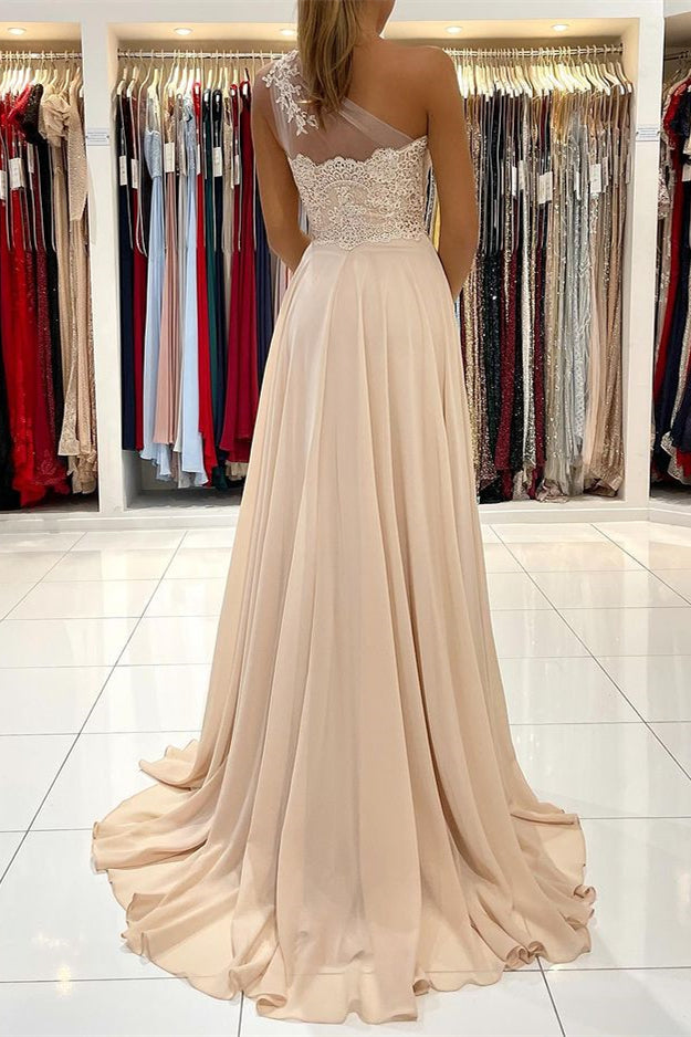 One-Shoulder-Abschlussballkleid mit Spitzenapplikationen und Schlitz