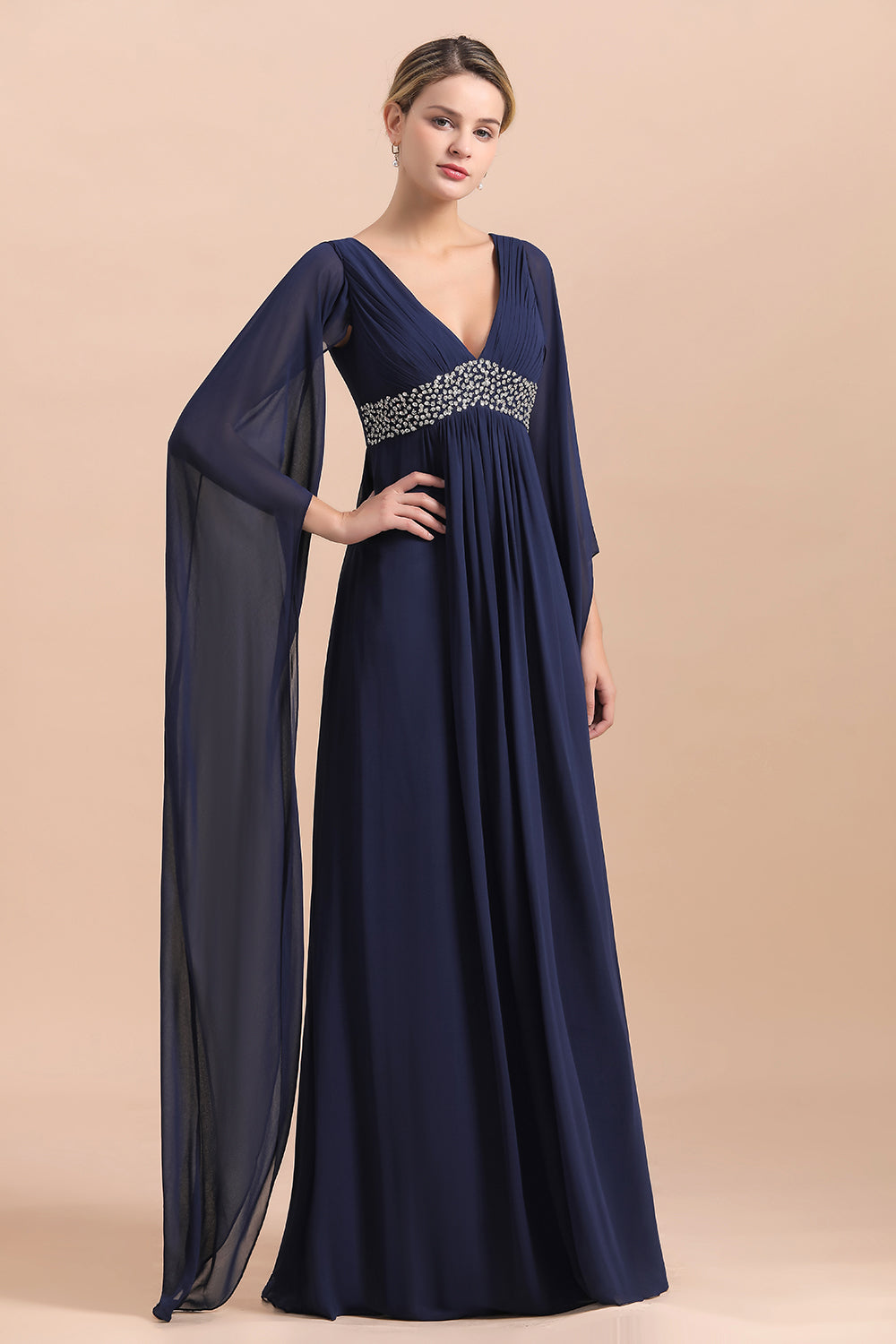 Suchen Sie Elegante Brautmutterkleider Dunkel Blau online bei babyonlinedress.de. Hochzeitspartykleider Brautmutter für Sie zur Hochzeit gehen.