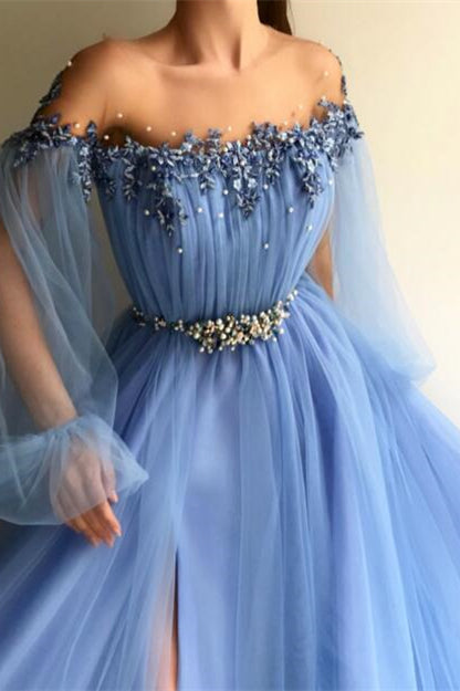 Schulterfreies Abendkleid mit langen Ärmeln und Perlen
