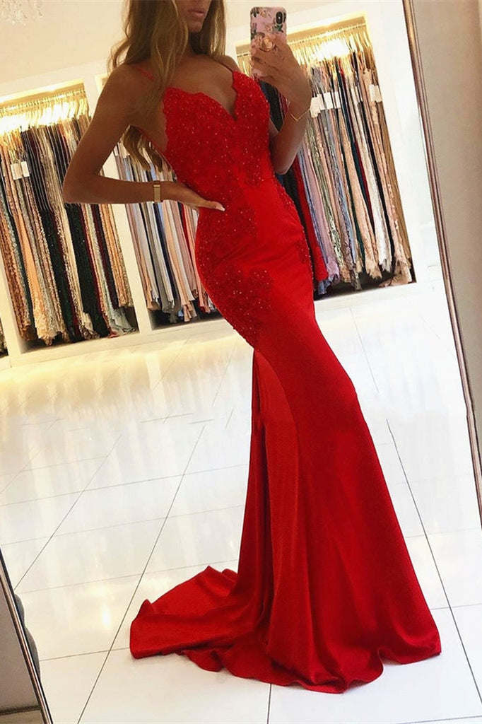 Rotes Meerjungfrau-Abschlussballkleid mit Spaghettiträgern und Applikationen
