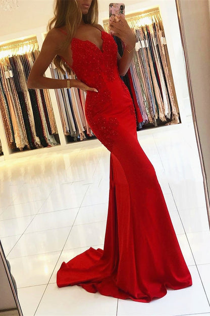 Rotes Meerjungfrau-Abschlussballkleid mit Spaghettiträgern und Applikationen